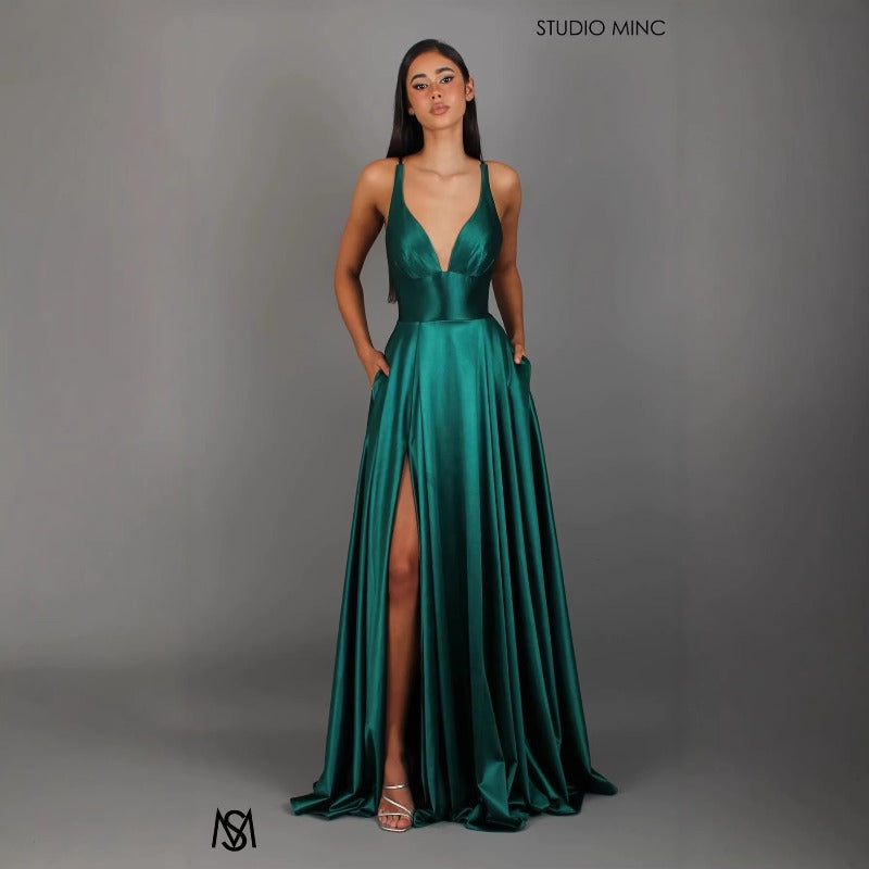 Women's sleeveless summer dress - solid color, european & american style, sexy v-neck, french-inspired, stunning spaghetti strap dress