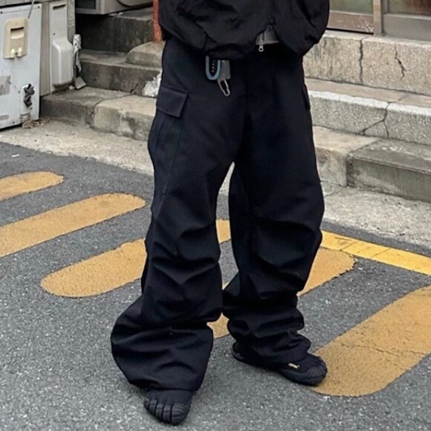 MIJKO Mens Vintage Pants MIJKO Casual Trousers High Street Side Zipper Multi-Pocket Overalls